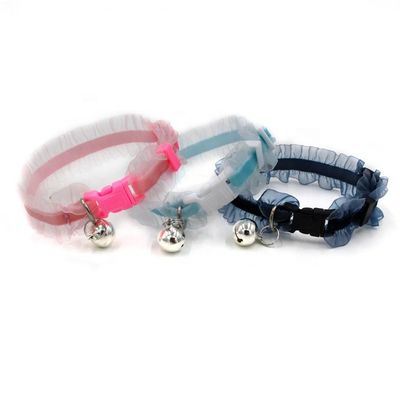 Dentelle en nylon de luxe confortable Cat Dog Collars réglable avec Bell