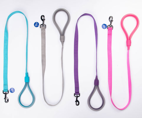 Formation en nylon durable de laisses de chien de poignée de silicone et laisse de marche de corde de chien