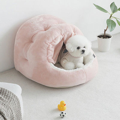 L'animal familier senti de lit de chien enfoncent le chenil partiellement enfermé confortable d'animal familier de rideau de luxe en Cat Cave Plush Yurt Door