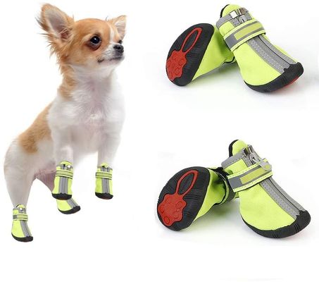 La hausse unique en caoutchouc de chien non de glissement professionnel chausse le chiot réfléchi augmentant des bottes