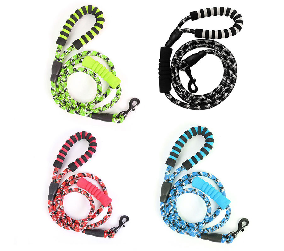 Corde ronde de chien de laisse d'EVA Reflective Double Handle Dog avec l'agrafe et la poignée capitonnée 180cm