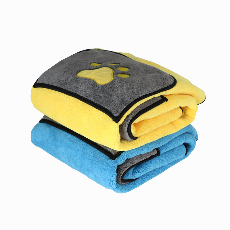 la fibre absorbante superbe épaississent la serviette de peignoir de chien d'hiver avec des poches pour de grands chiens à séchage rapide