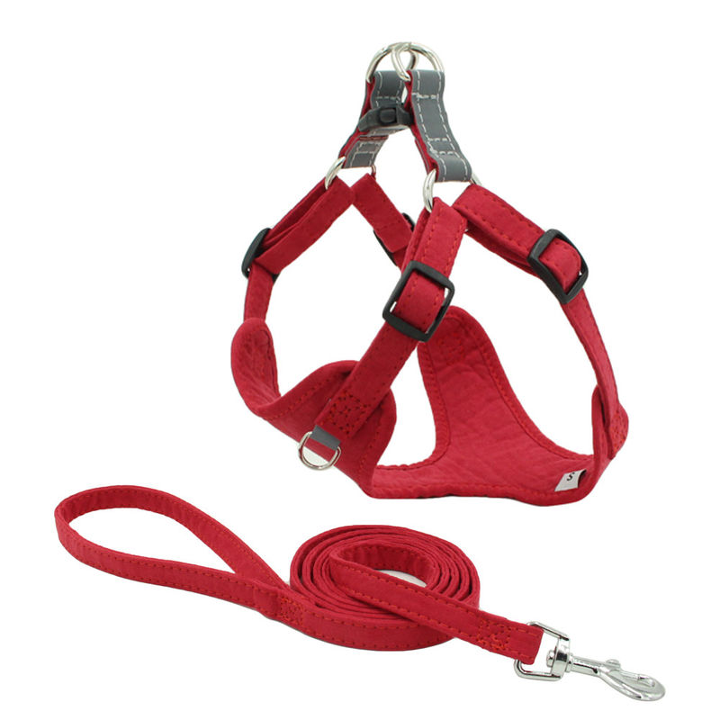 Le harnais réfléchi de laisse de collier de chien de coffre de tissu de suède a placé le harnais facile de chien de promenade
