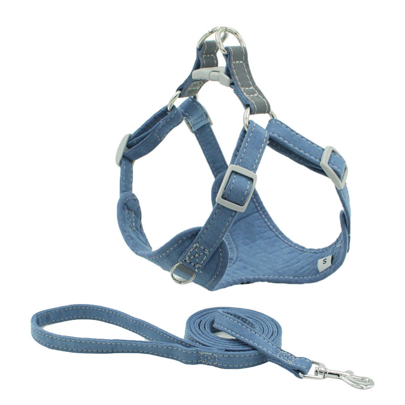Le harnais réfléchi de laisse de collier de chien de coffre de tissu de suède a placé le harnais facile de chien de promenade