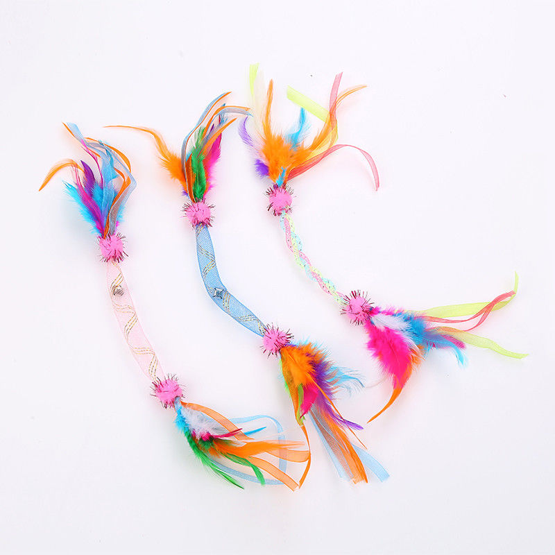 Plume molle de haute qualité qui respecte l'environnement Cat Toy Cat Interactive Feather Toys de plastique avec Bell