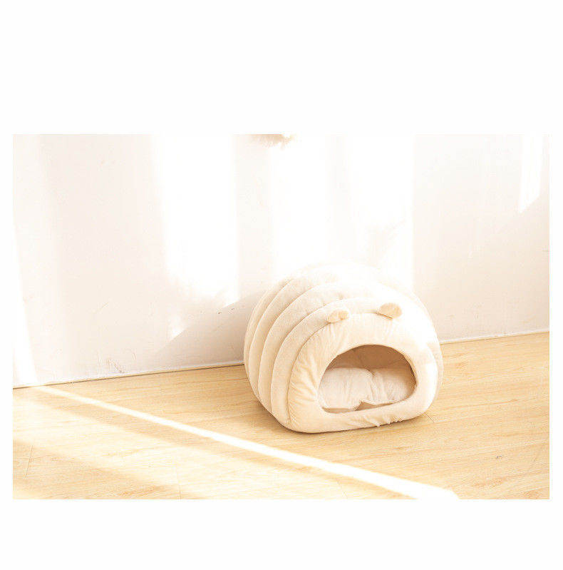 Le lit confortable partiellement enfermé d'animal familier calment vers le bas le chat de Mat Removeable Cover Nest For de sommeil