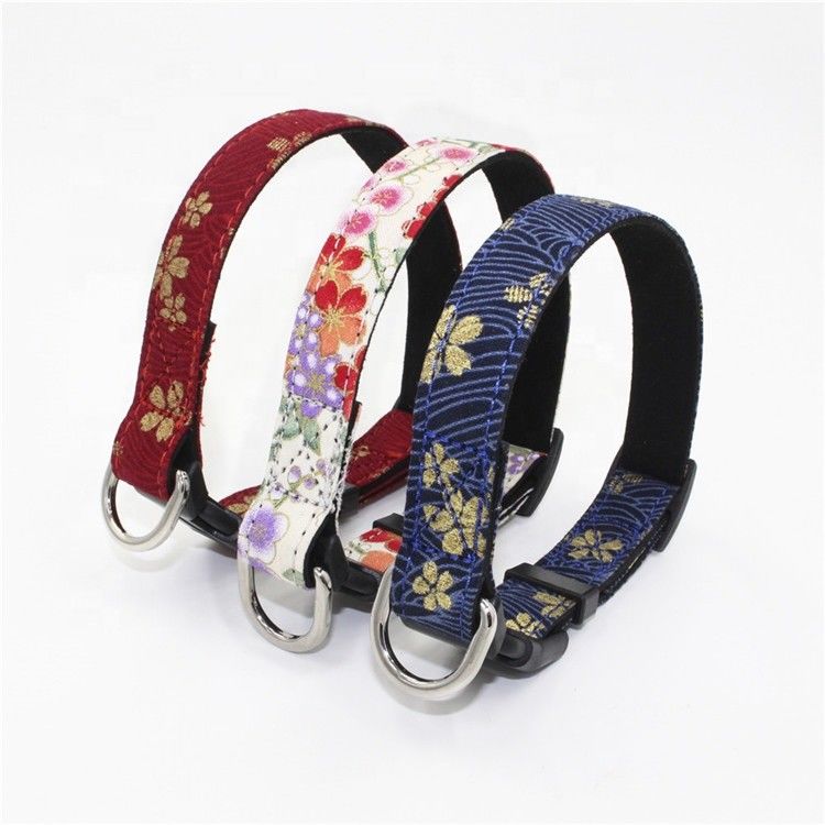 Harnais imprimé de laisse de collier de Sakura Suede Substrate Puppy Dog réglé avec le style japonais de clips D