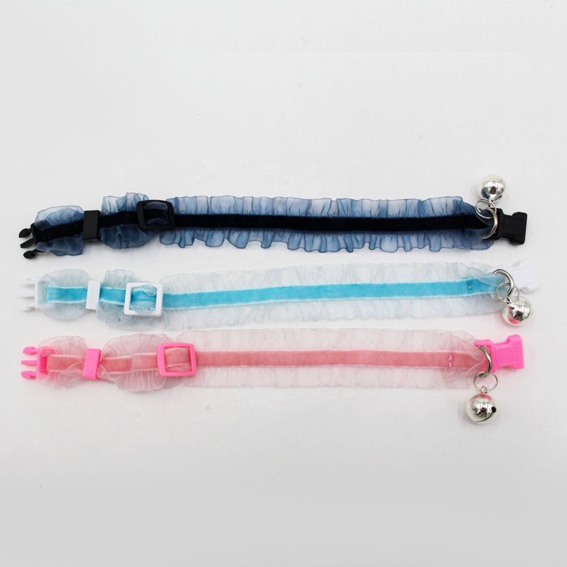 Dentelle en nylon de luxe confortable Cat Dog Collars réglable avec Bell