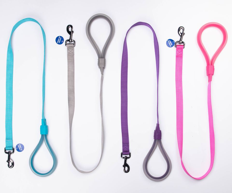 Formation en nylon durable de laisses de chien de poignée de silicone et laisse de marche de corde de chien