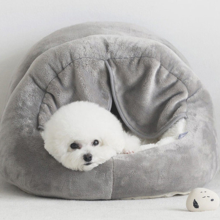 L'animal familier senti de lit de chien enfoncent le chenil partiellement enfermé confortable d'animal familier de rideau de luxe en Cat Cave Plush Yurt Door