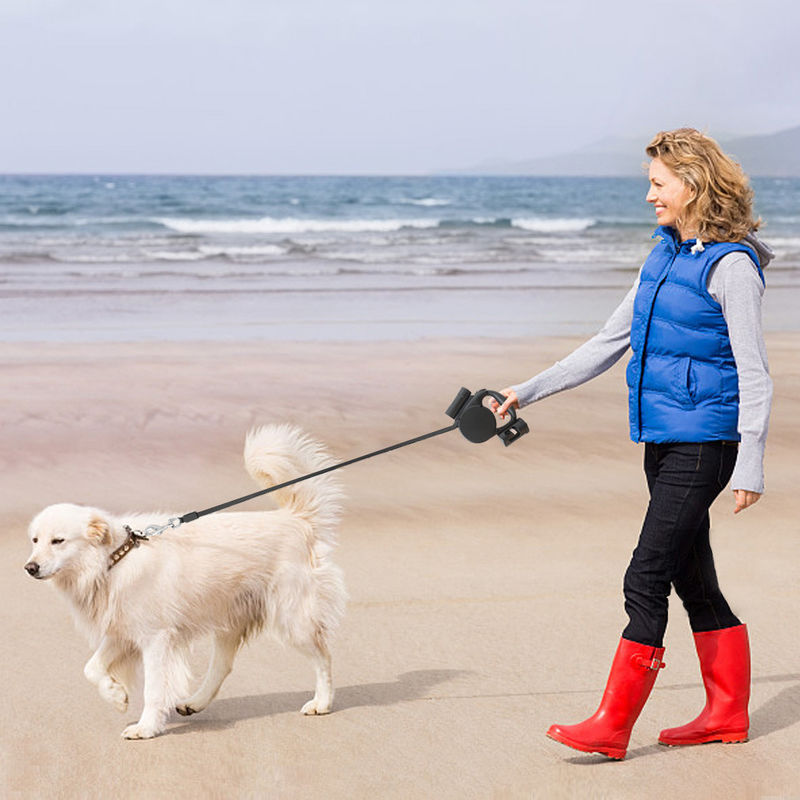 3 escamotables automatiques dans 1 laisse de chien de corde avec des sacs de lampe-torche et de dunette