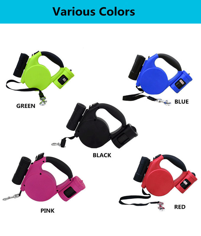 3 escamotables automatiques dans 1 laisse de chien de corde avec des sacs de lampe-torche et de dunette