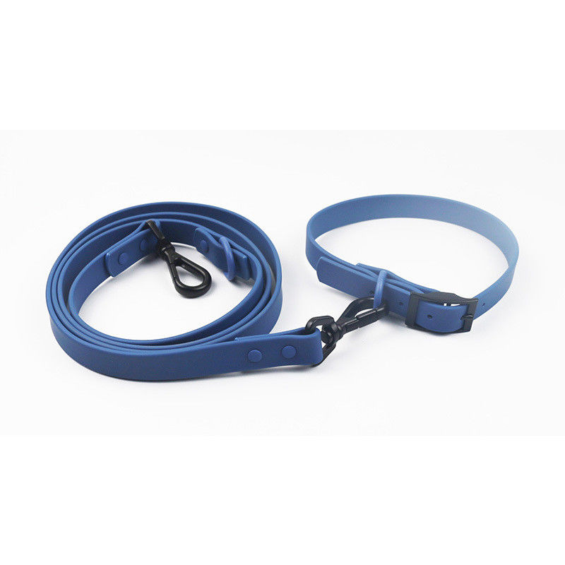 L'ensemble en cuir mol durable exclusif de collier et de laisse de chien de PVC a enduit imperméable